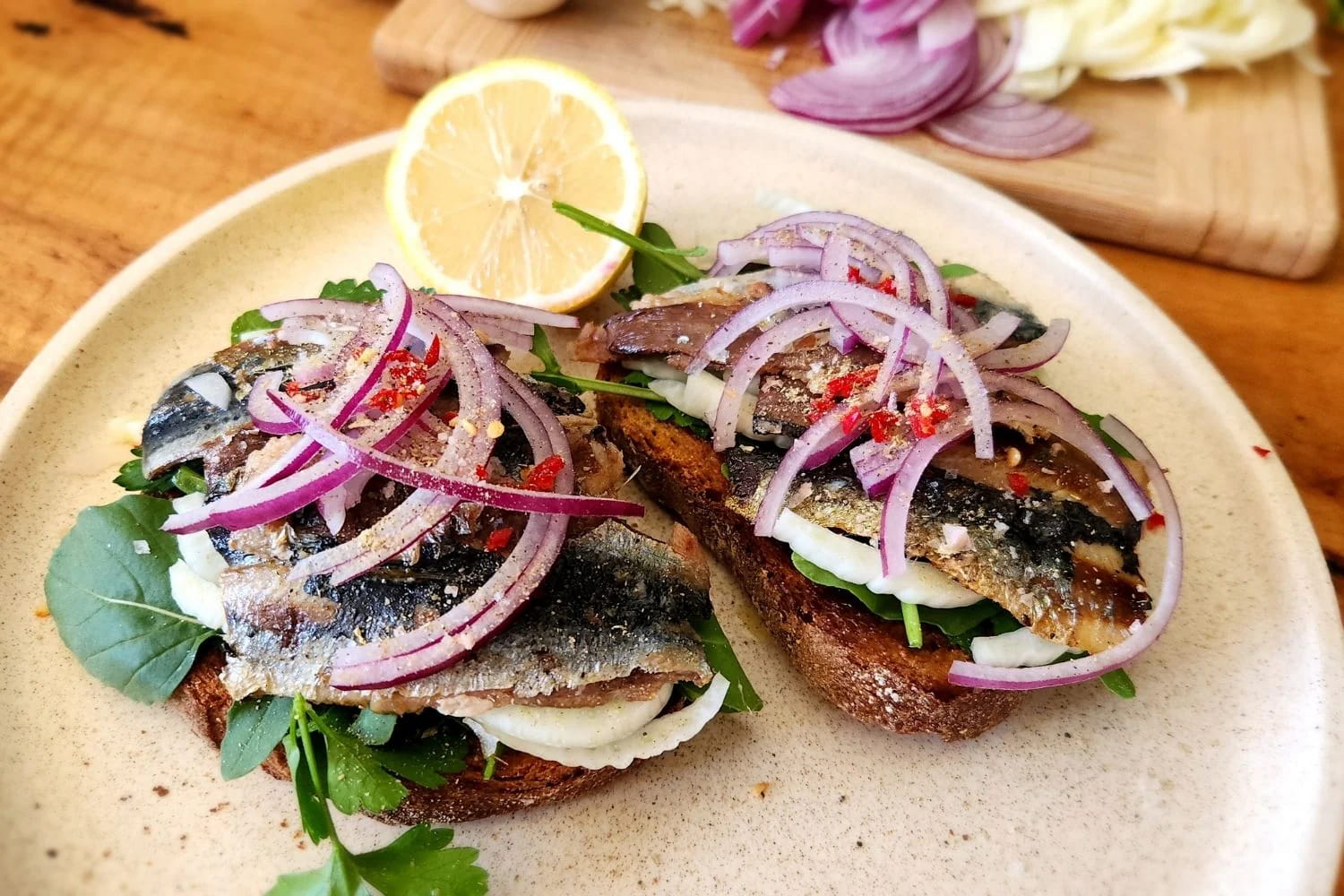 Delicious dishes made from canned fish